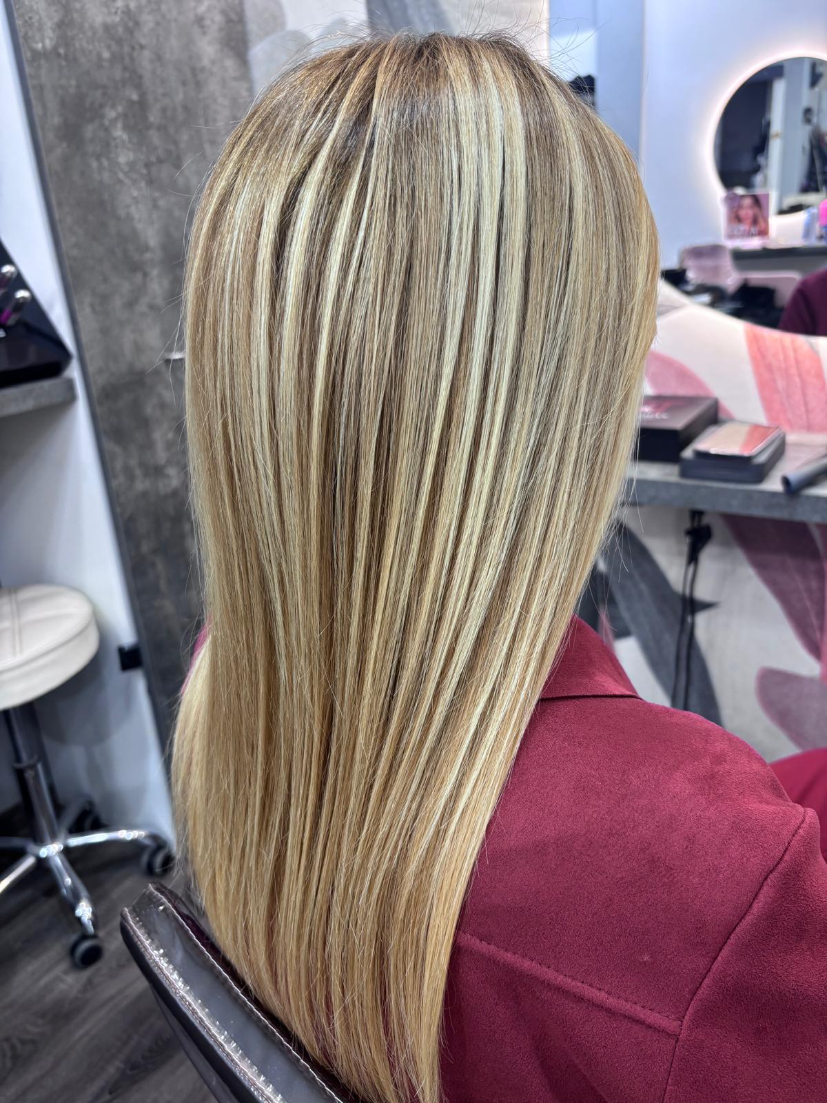 Smoothing and anti-frizz treatment